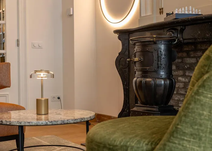 Maison Centrum - Handwritten Collection